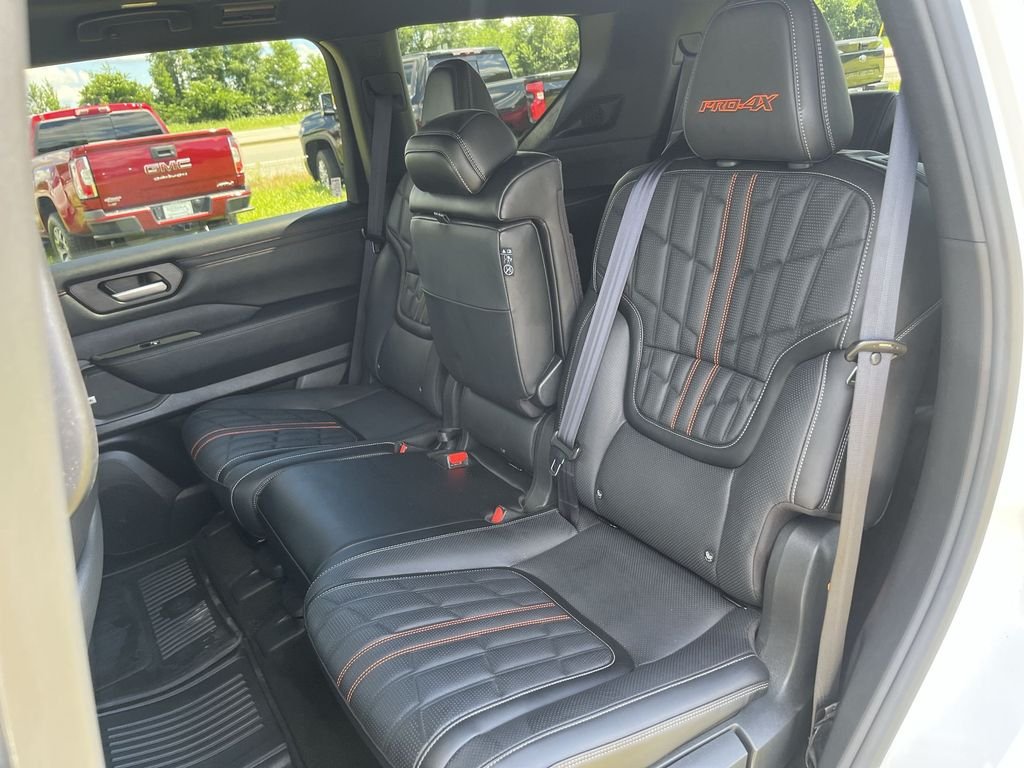 Used 2025 White Nissan PRO-4X image 29