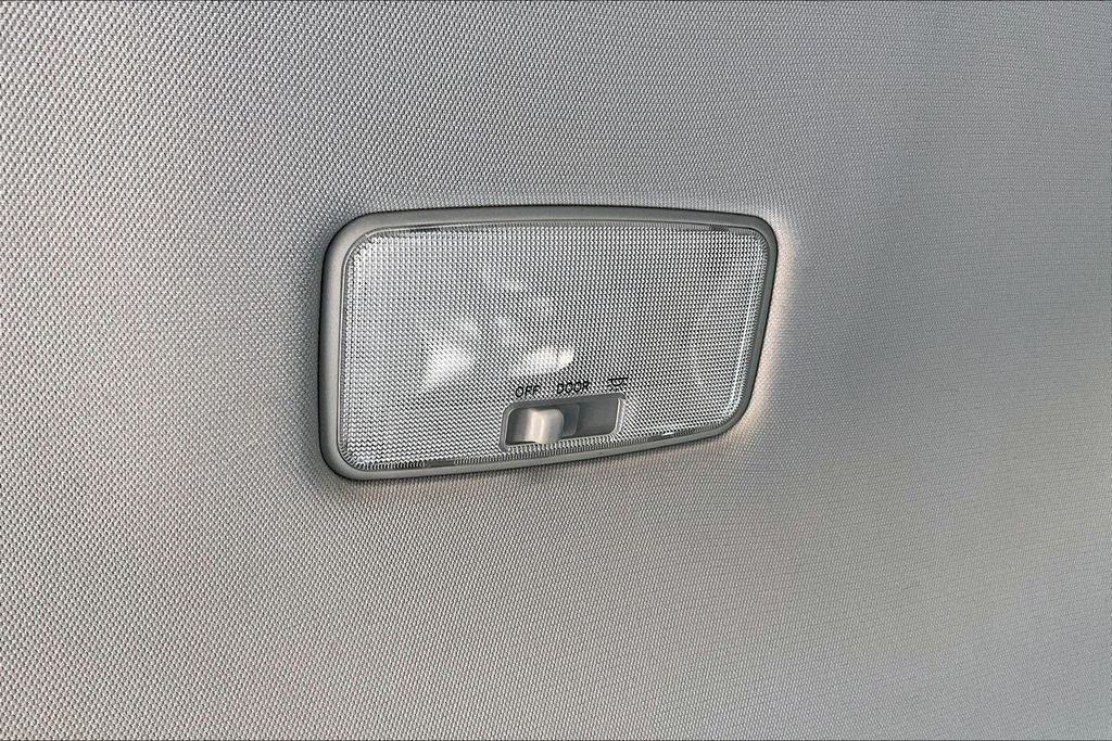 Used 2021 Silver Toyota XLE Premium image 11