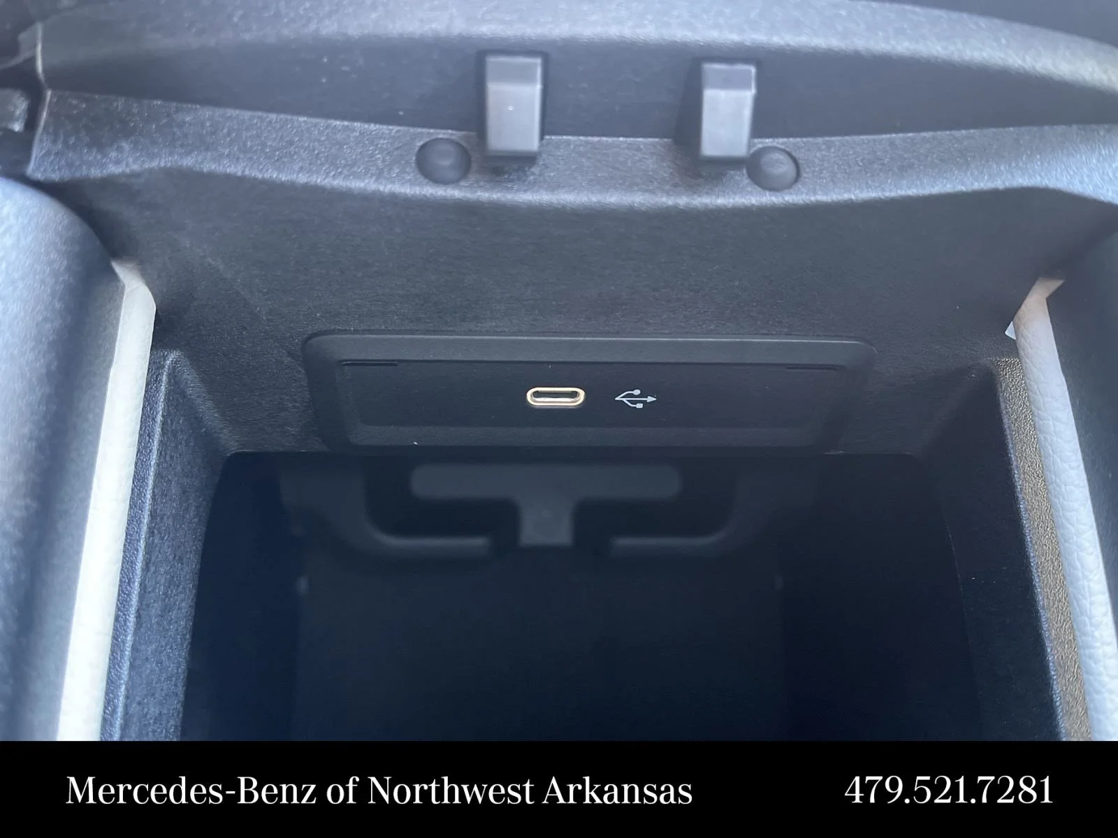 Used 2025  Mercedes-Benz  image 41