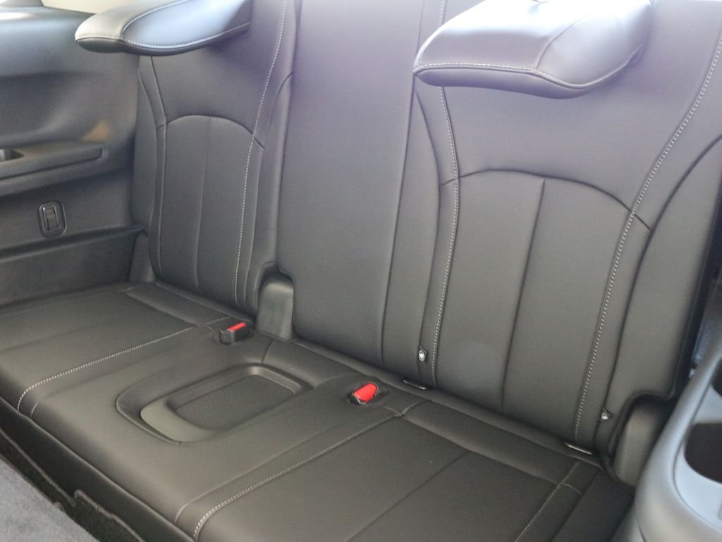 New 2027 HARBOR GRAY INFINITI Luxe AWD image 34