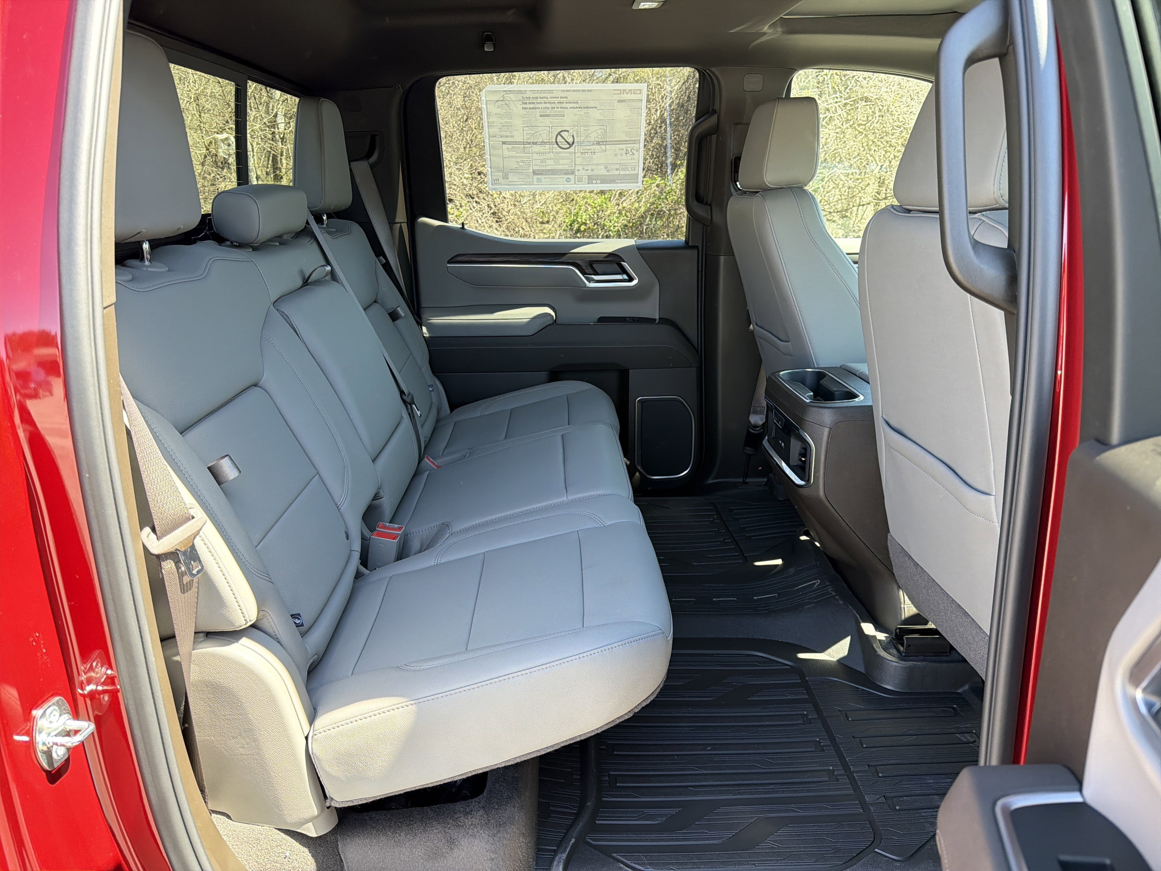 2026 GMC Sierra 1500 SLT - Photo 18