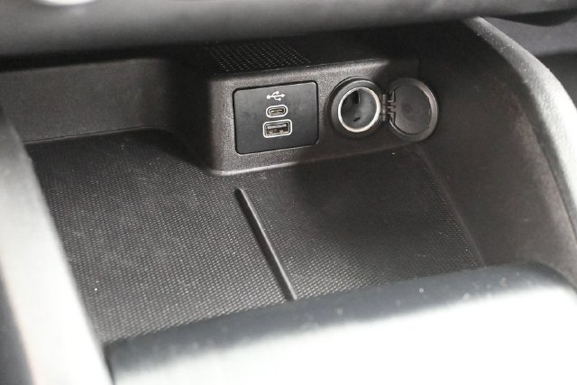 Used 2025 Silver Metallic Ford ST-Line image 26