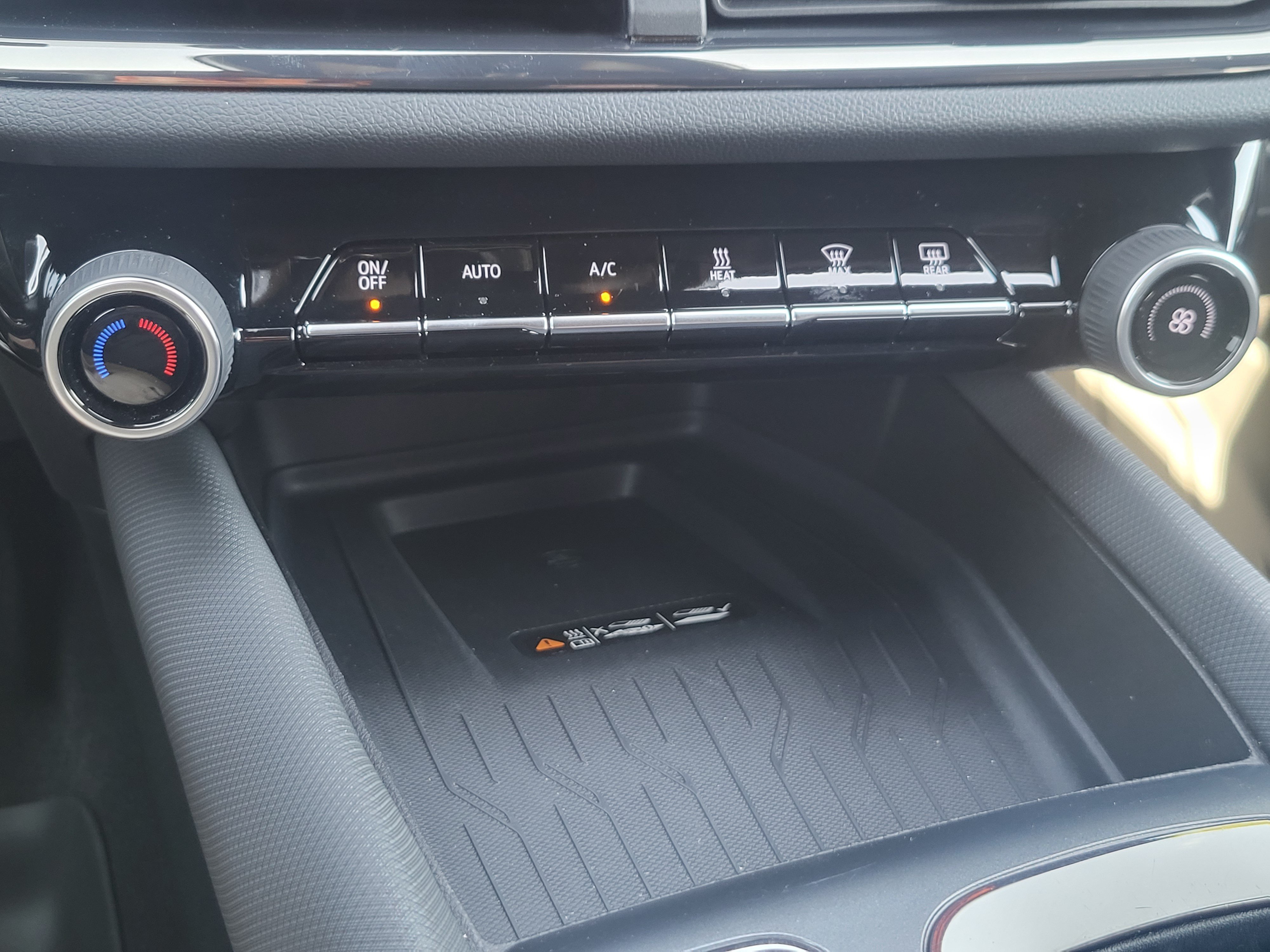 2025 Chevrolet Equinox EV RS - Photo 17