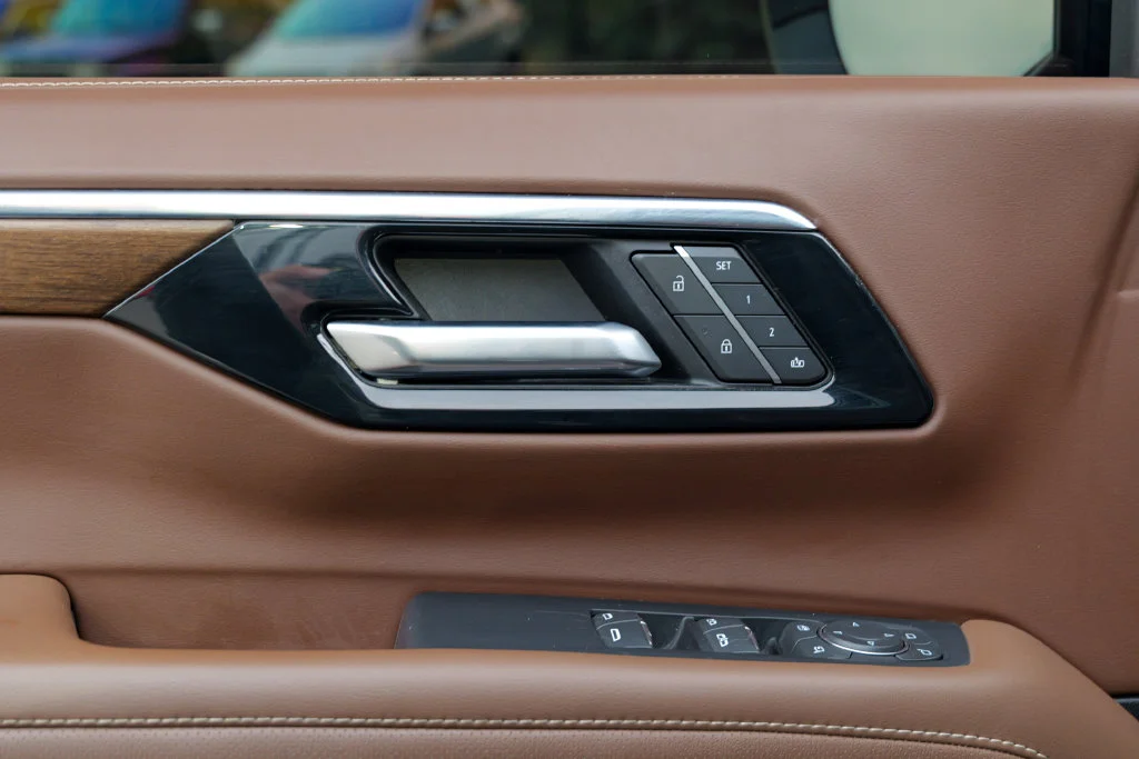 Used 2025 Black Chevrolet High Country image 17