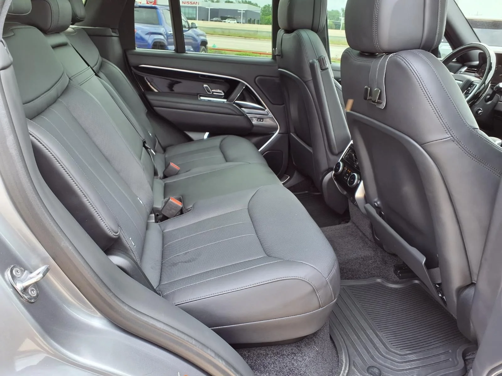 2023 Land Rover Range Rover SE - Photo 22