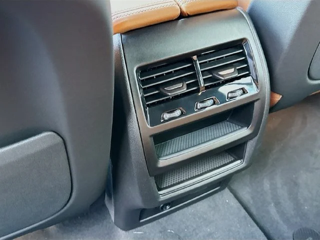 Used 2026 White BMW sDrive40i image 19