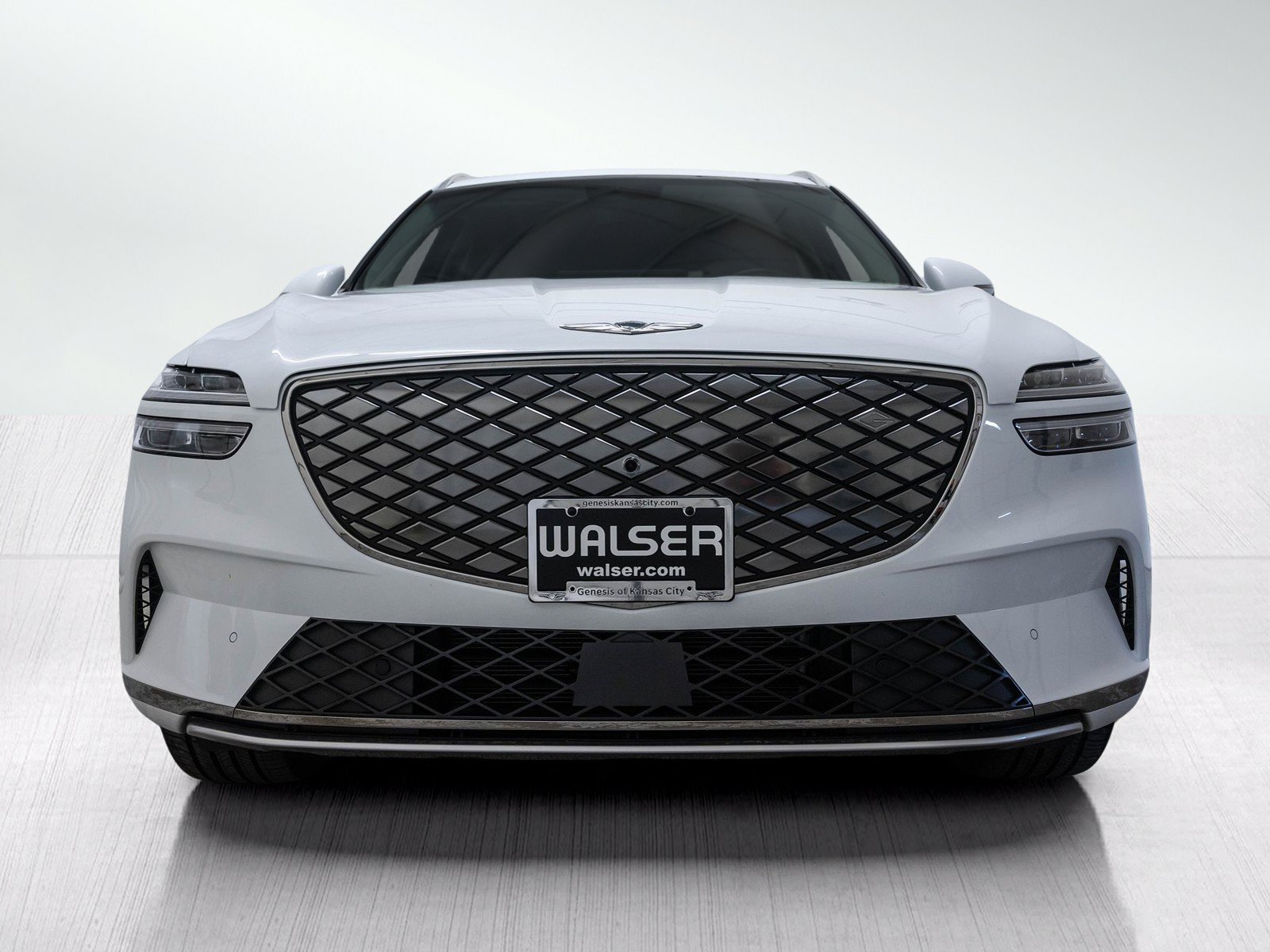 Certified Used 2024 Alta White Genesis Prestige image 2