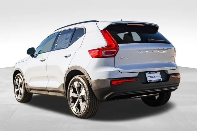 2026 Volvo XC40 Plus - Photo 7