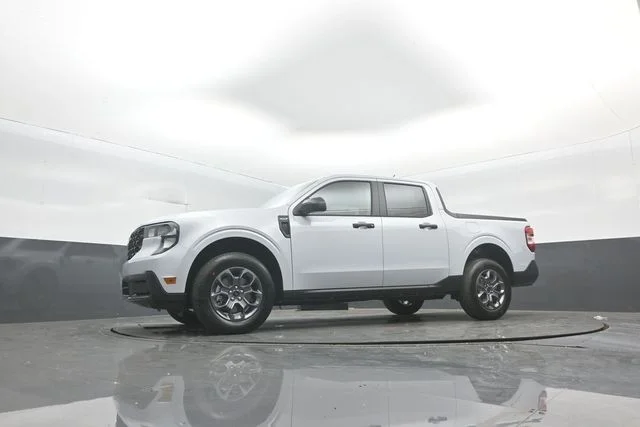 New 2026 Space White Metallic Ford XLT image 26