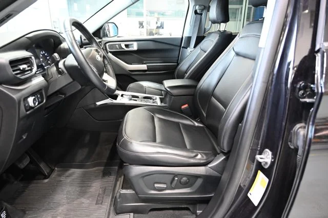 Used 2022 Black Ford XLT image 9