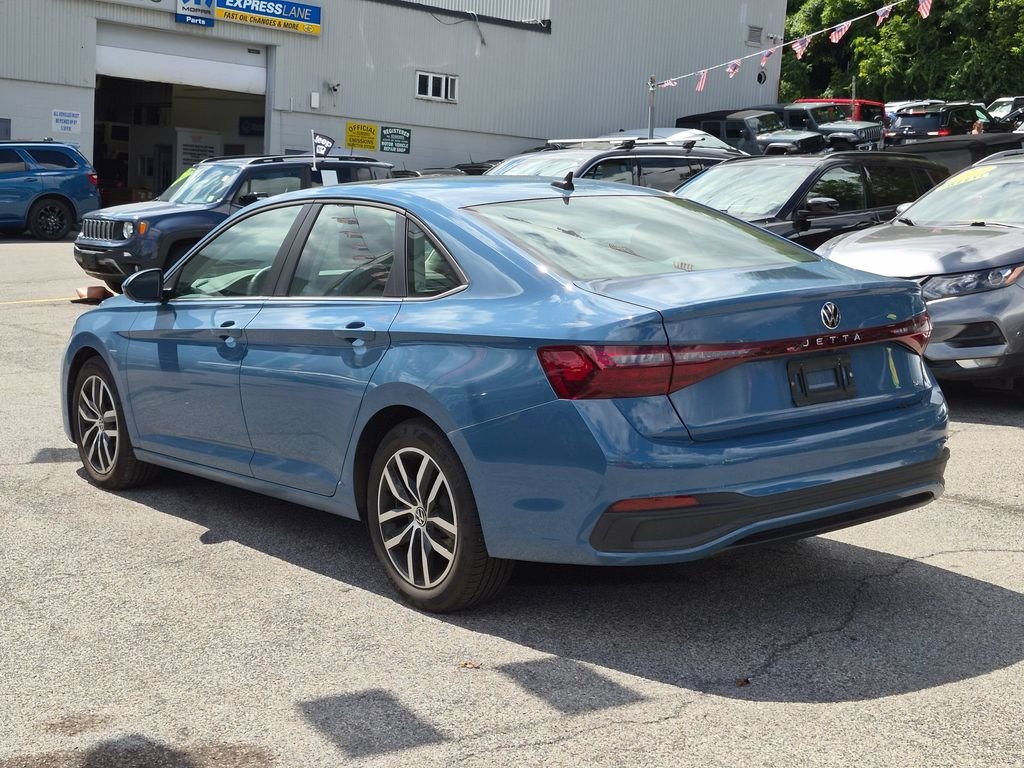 Used 2025  Volkswagen 1.5T SE image 9