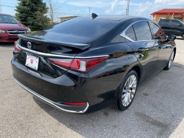Used 2021 Black Lexus 300h Luxury image 6