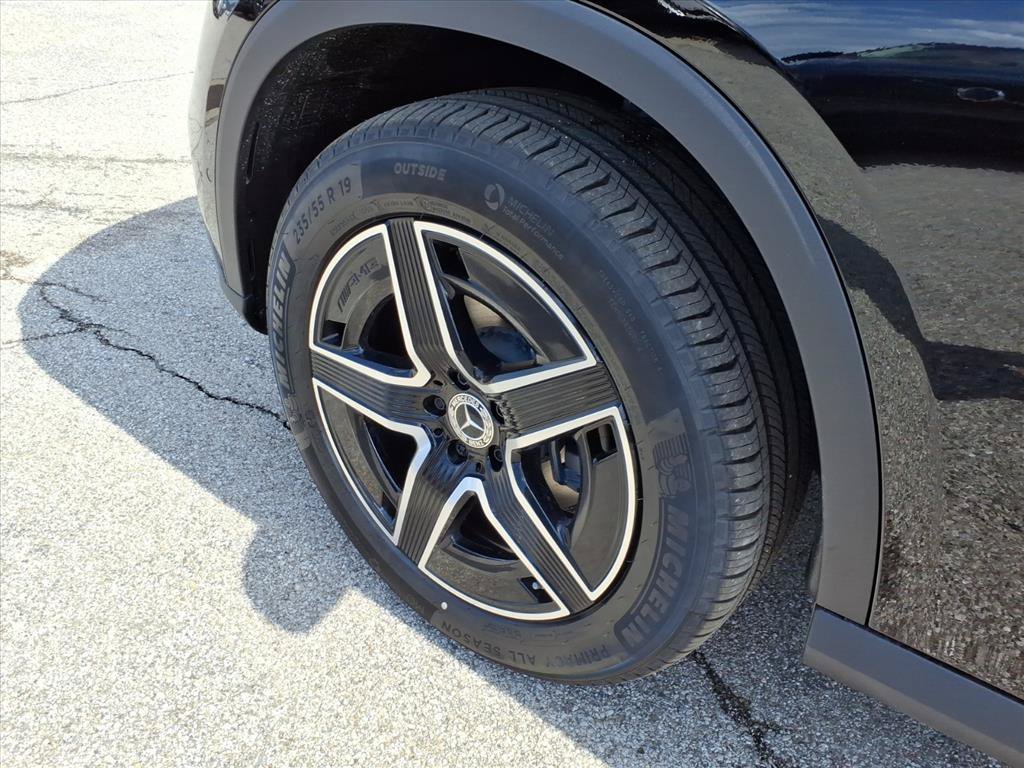 New 2026 Black Mercedes-Benz GLC 300 image 9