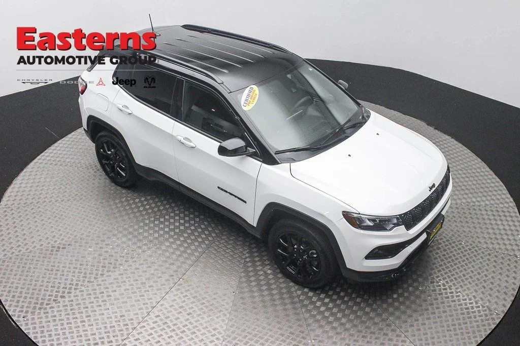 Certified Used 2023 White Jeep Latitude image 40