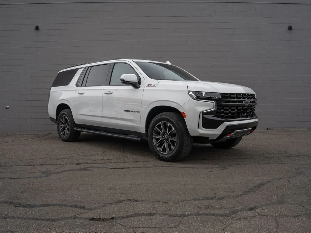 Used 2023 White Chevrolet Z71 image 9