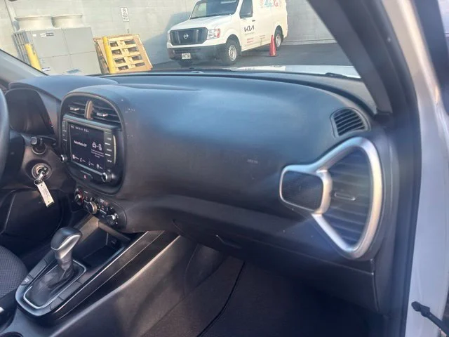 Used 2022 White Kia LX image 15