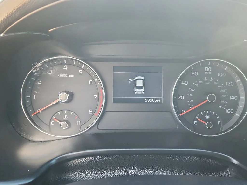 Used 2020 Blue Kia LXS image 18