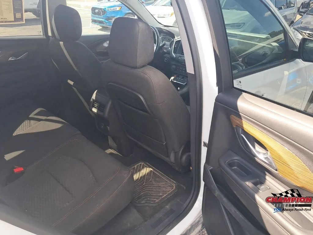 Used 2019 White GMC SLE image 15