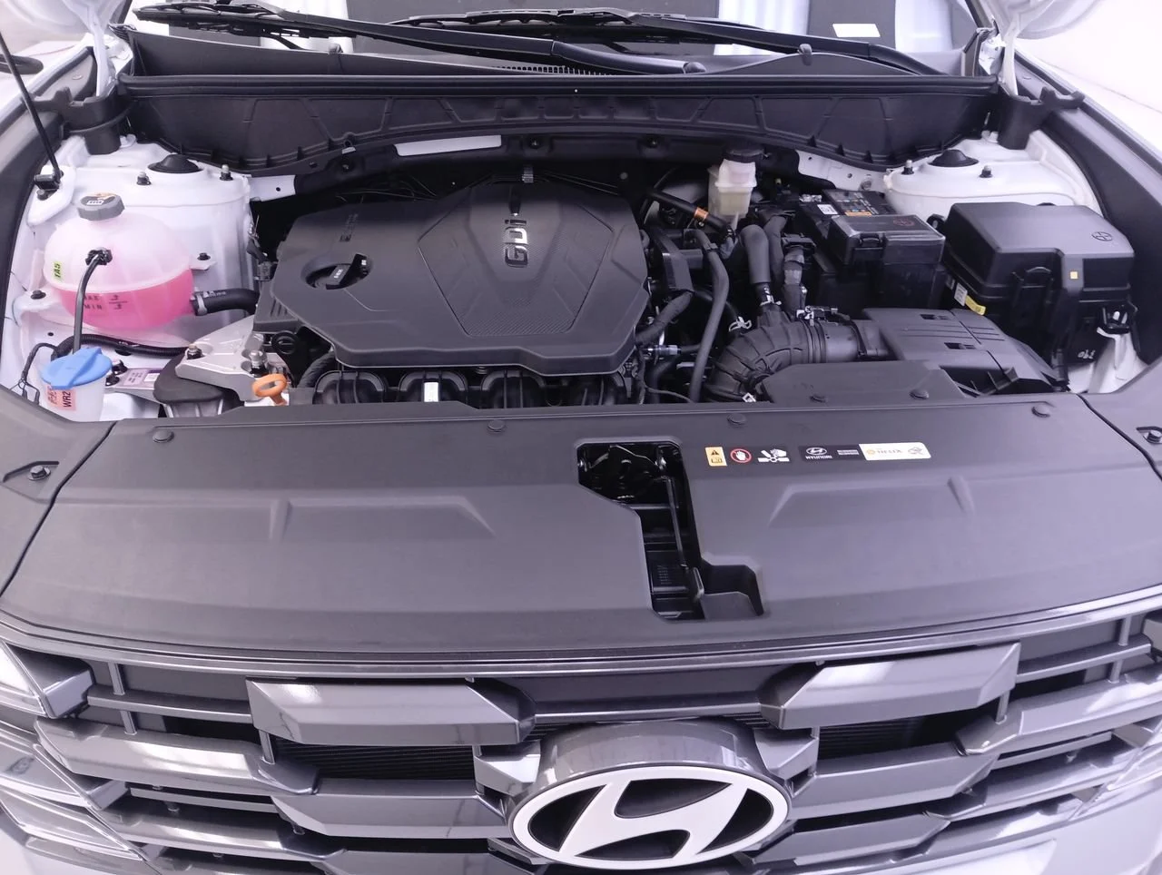 New 2026 White Pearl Tricoat Hyundai SE image 30