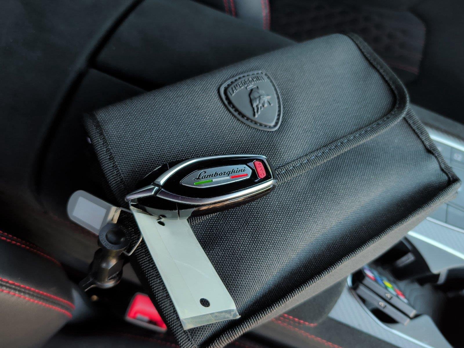 Used 2023 Bianco Monocerus Matt Lamborghini Performante image 42