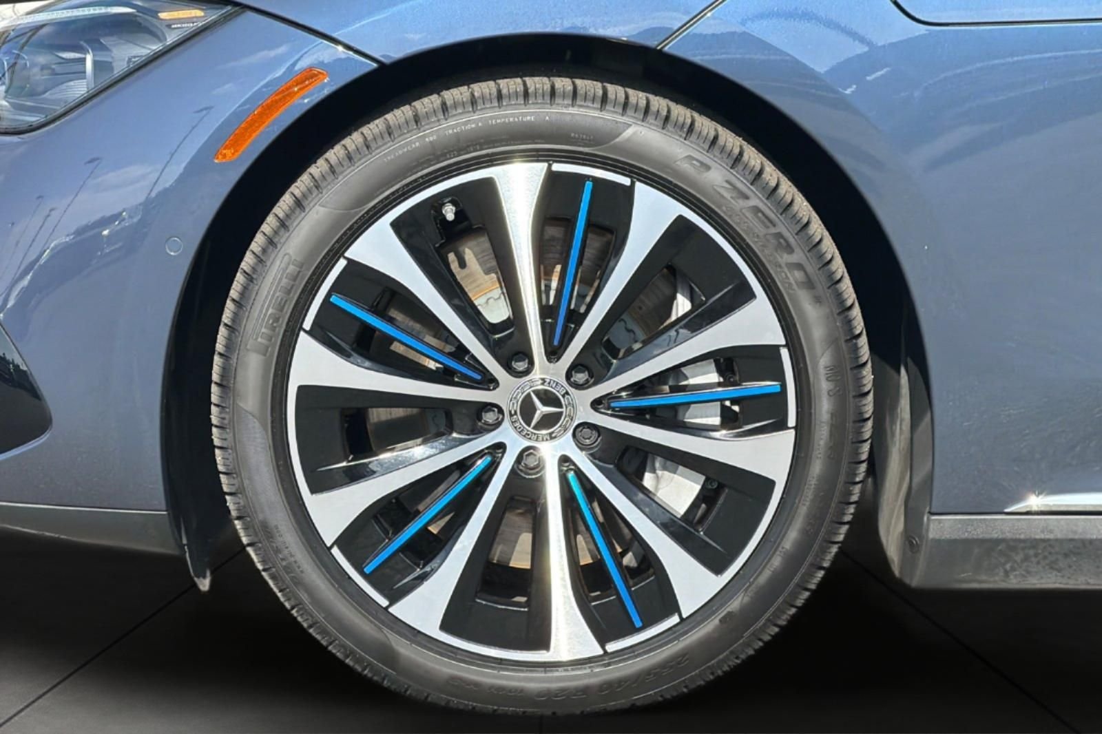 Used 2023 Blue Mercedes-Benz 500 Sedan image 5