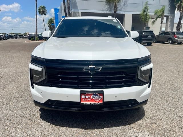 Used 2025 Iridescent Pearl Tricoat Chevrolet RST image 2