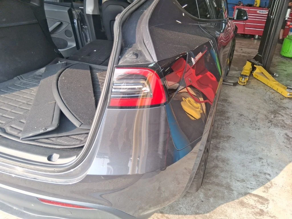 Used 2023  Tesla Performance image 13