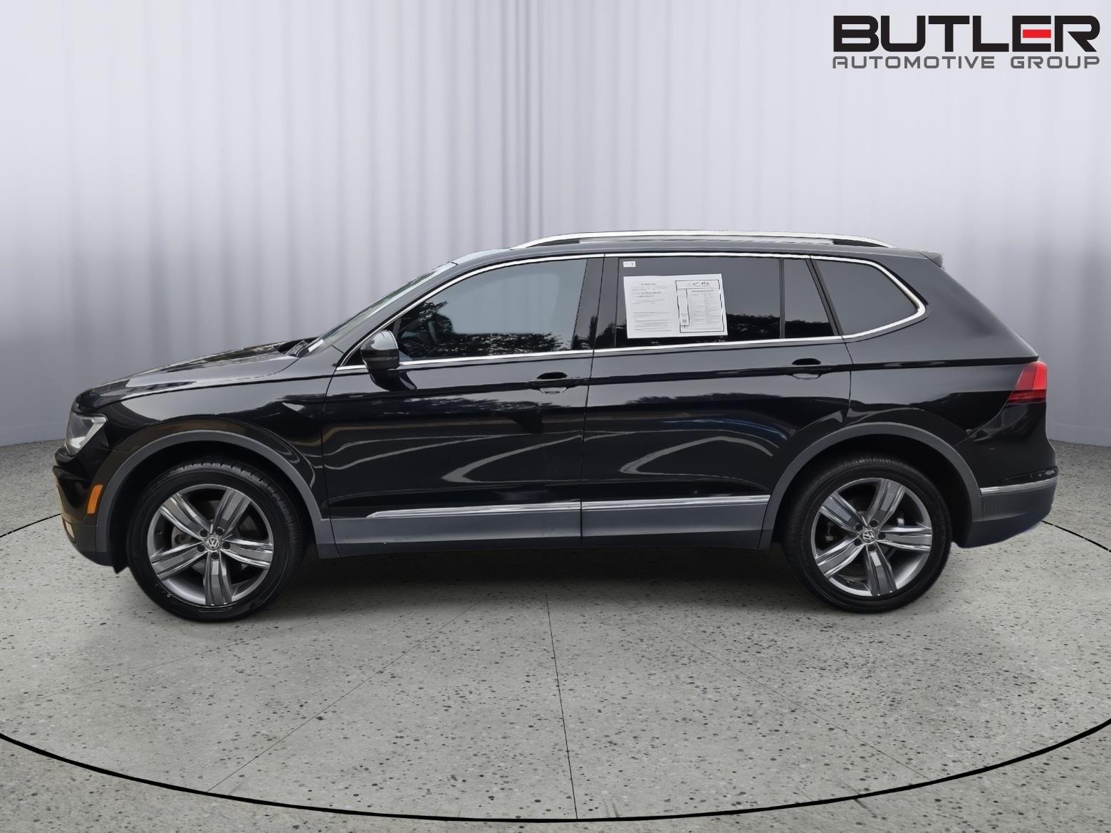 Used 2020 Deep Black Pearl Volkswagen SEL image 7