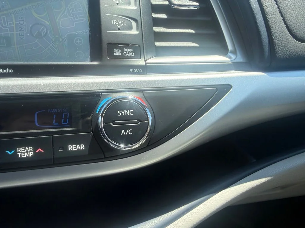Certified Used 2019 Blizzard Pearl Toyota XLE image 20