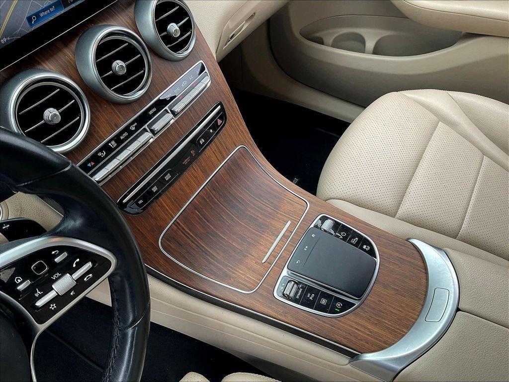 Used 2022 White Mercedes-Benz GLC 300 image 18