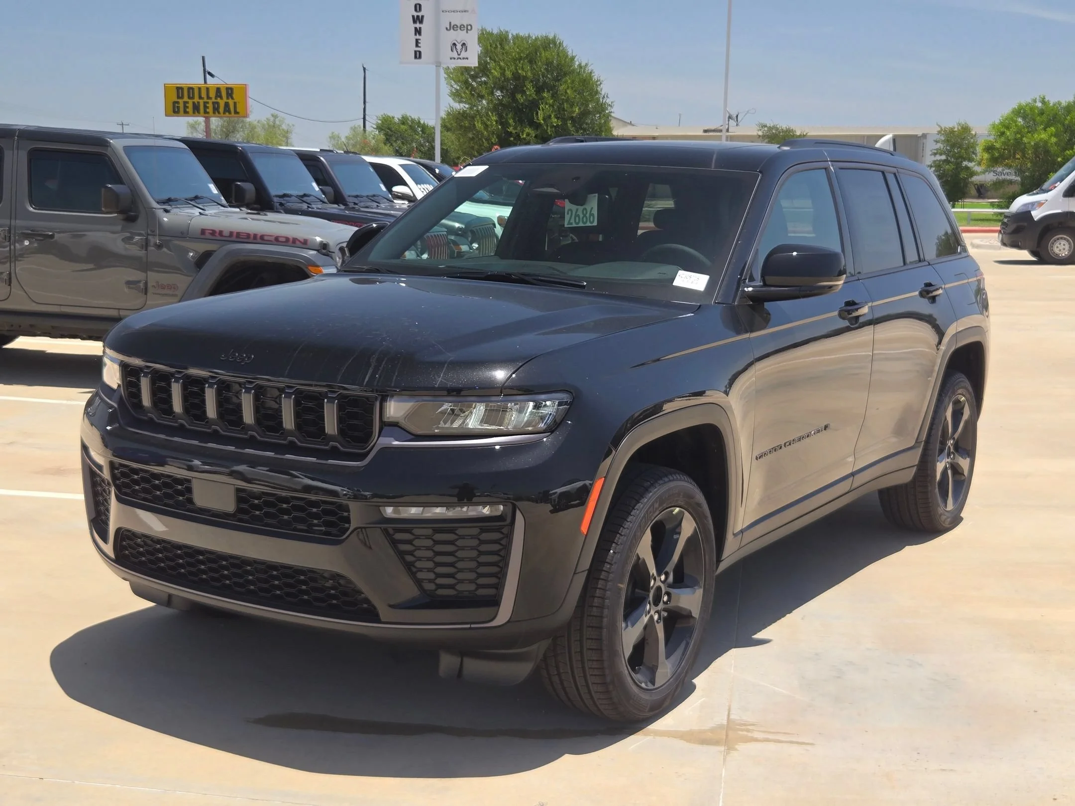 New 2026 Diamond Black Crystal Pearlcoat Jeep Limited image 7
