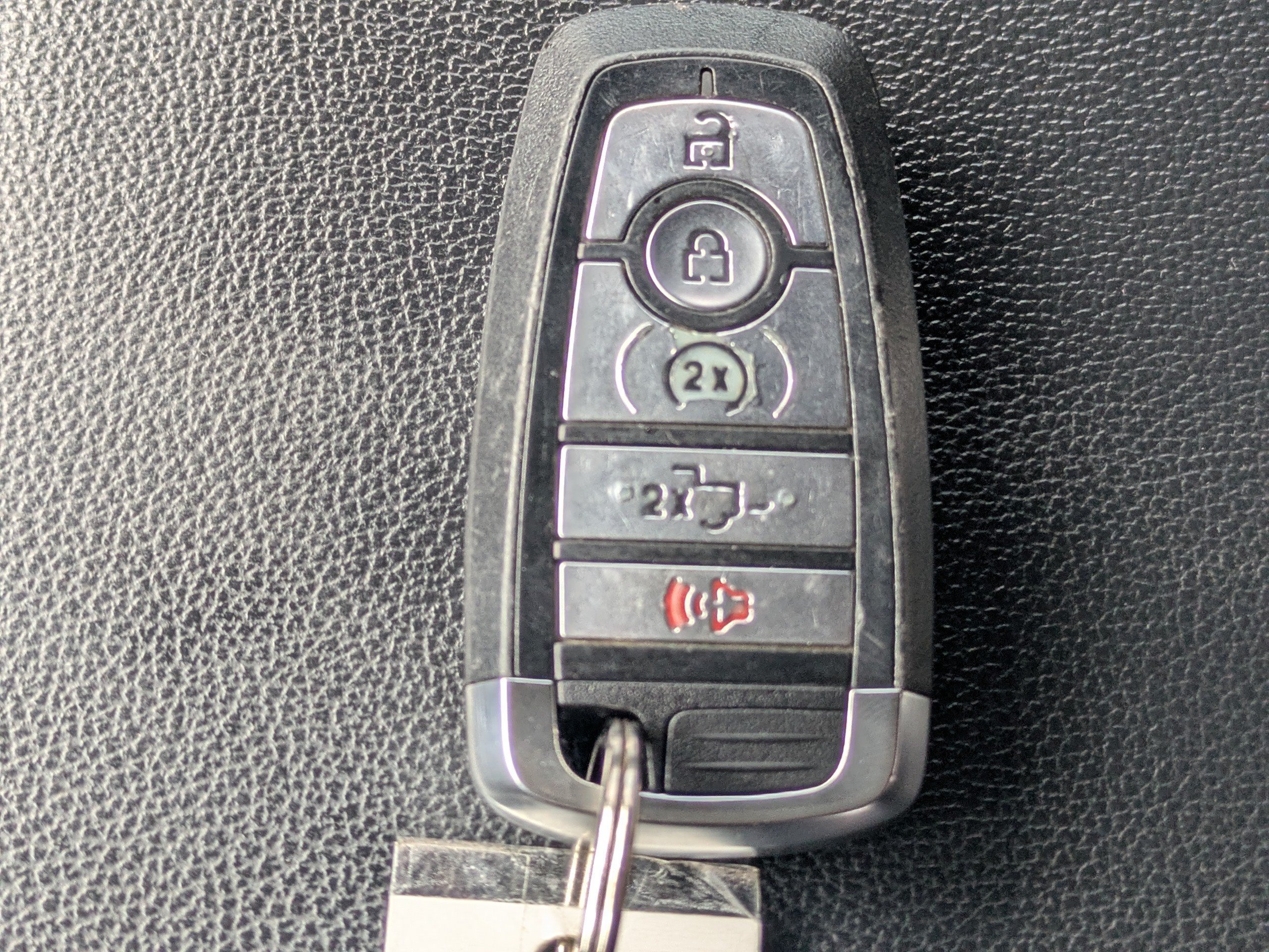 Used 2024  Ford LARIAT image 30