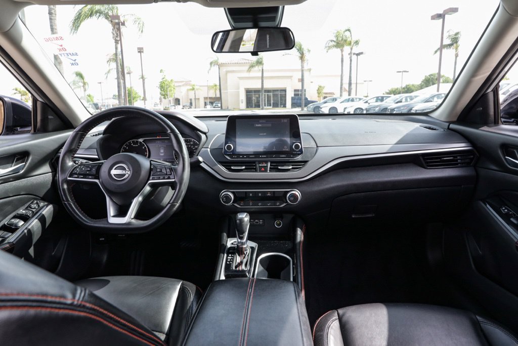 Used 2024 Silver Nissan 2.5 SR image 23