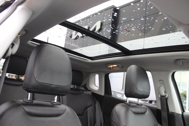 Used 2019 Gray Jeep Latitude image 33