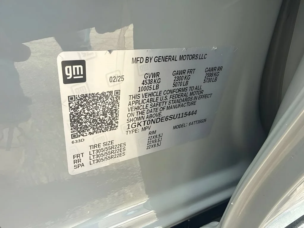 Used 2025 Meteorite Metallic (Grey) GMC 2X image 40
