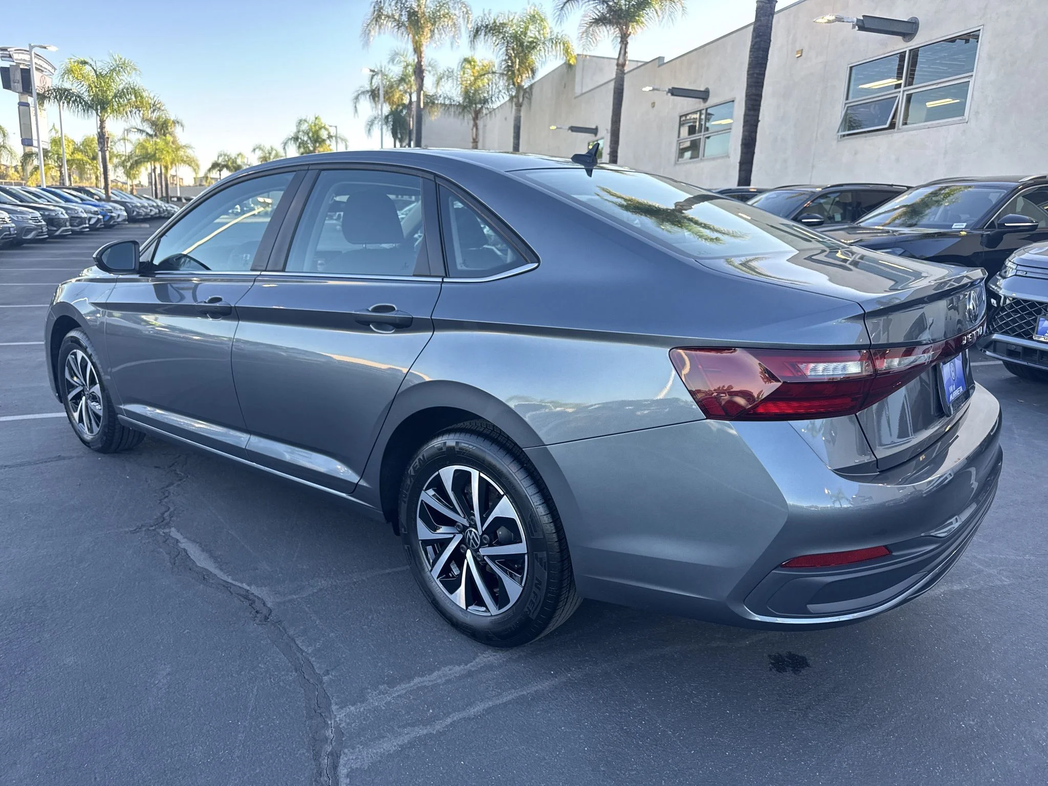 New 2027 Platinum Gray Metallic Volkswagen S image 6