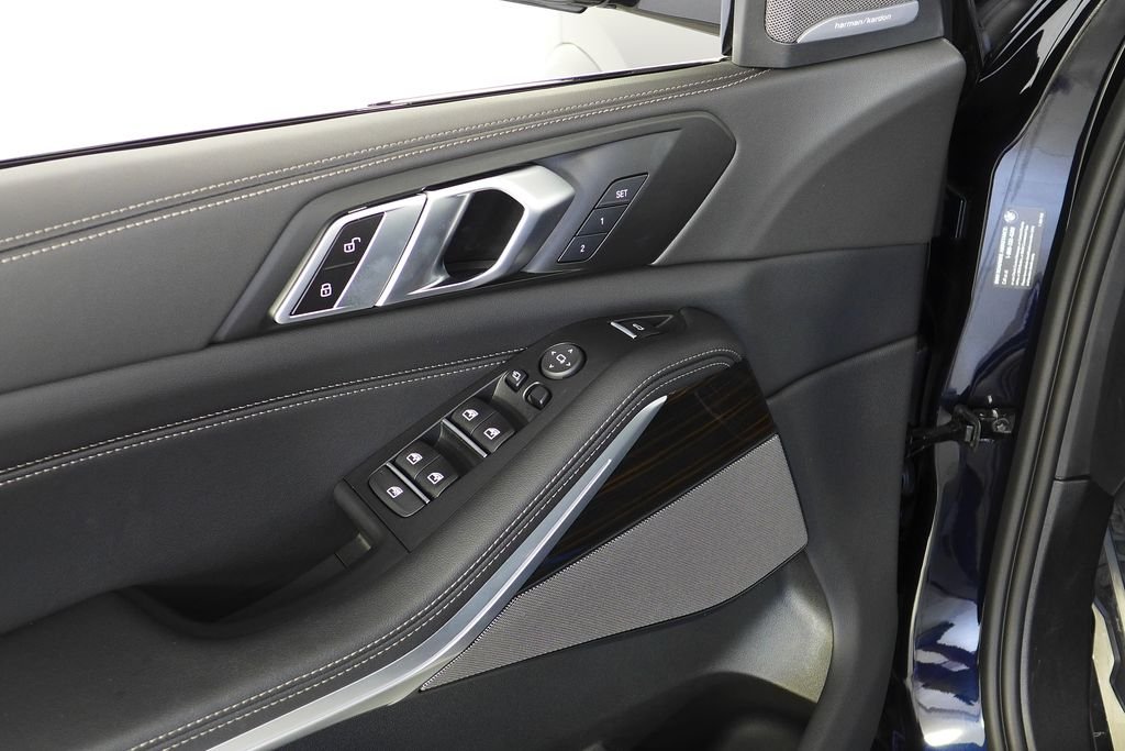 Used 2024 Carbon Black Metallic BMW sDrive40i image 12
