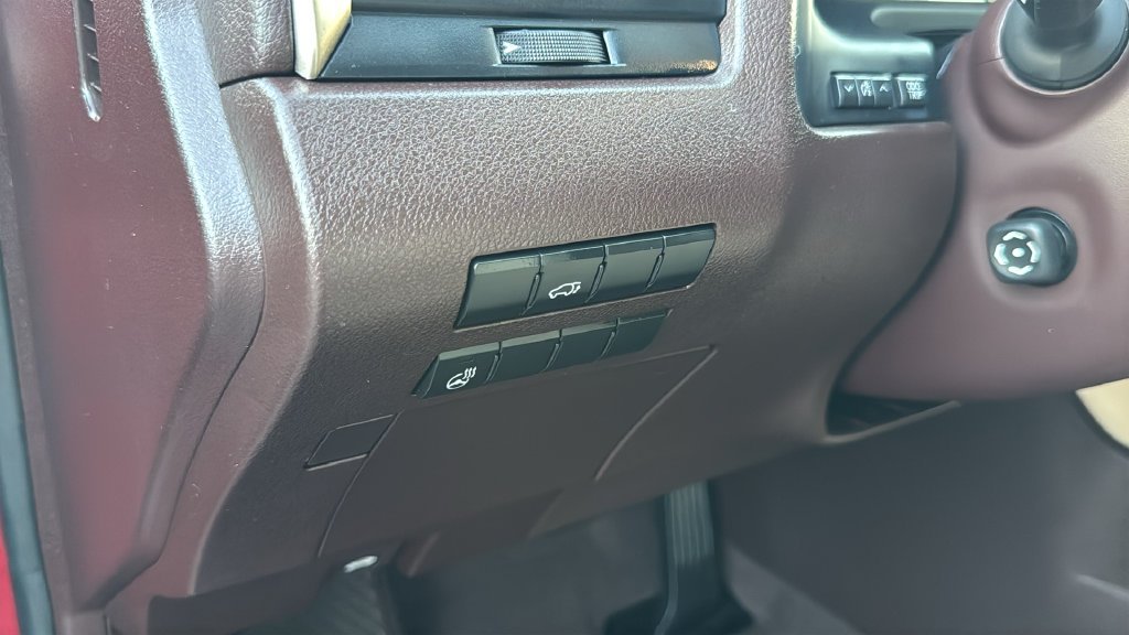 Used 2016 Red Lexus 350 image 23