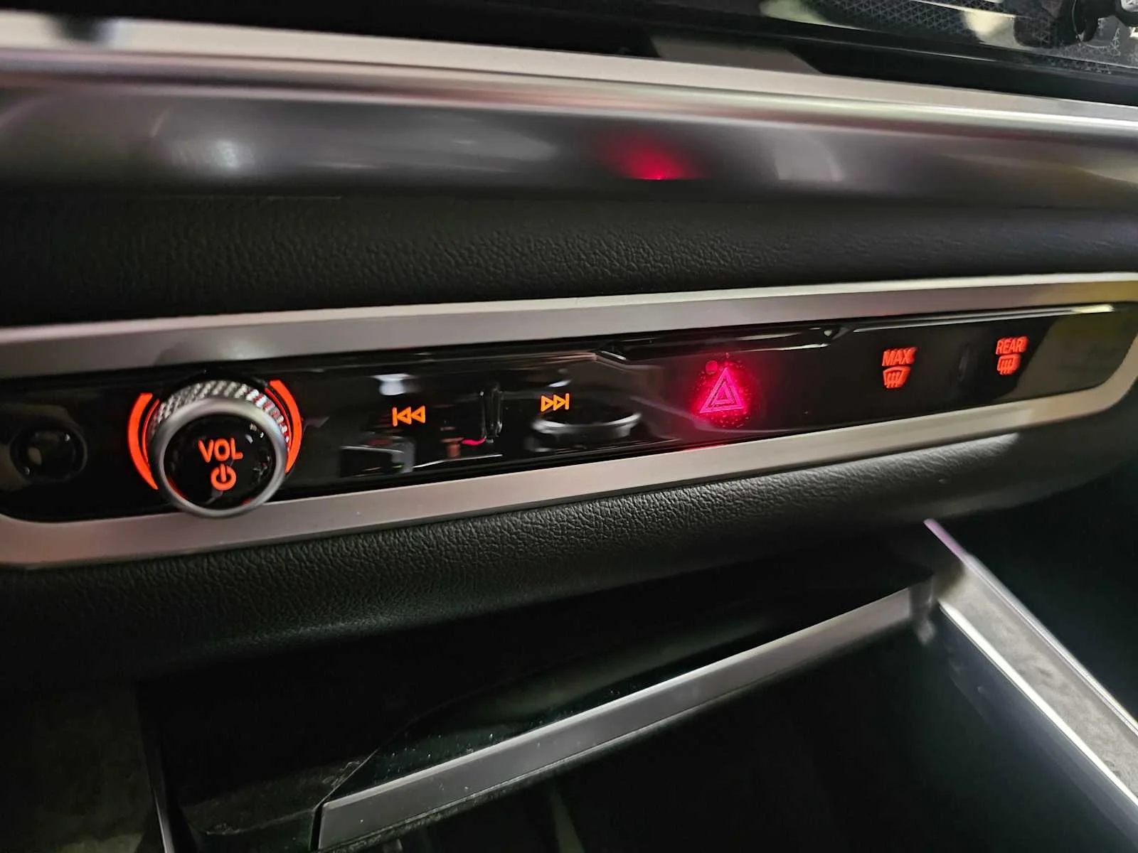 New 2026 Black Sapphire Metallic BMW xDrive40i image 18