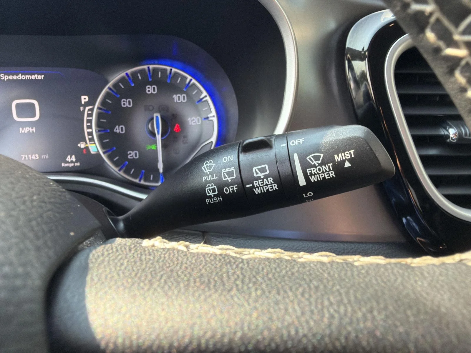 Used 2023 Silver Mist Clearcoat Chrysler Touring L image 19