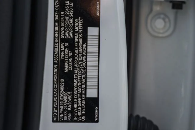 Certified Used 2025 Crystal White Volvo Plus image 43