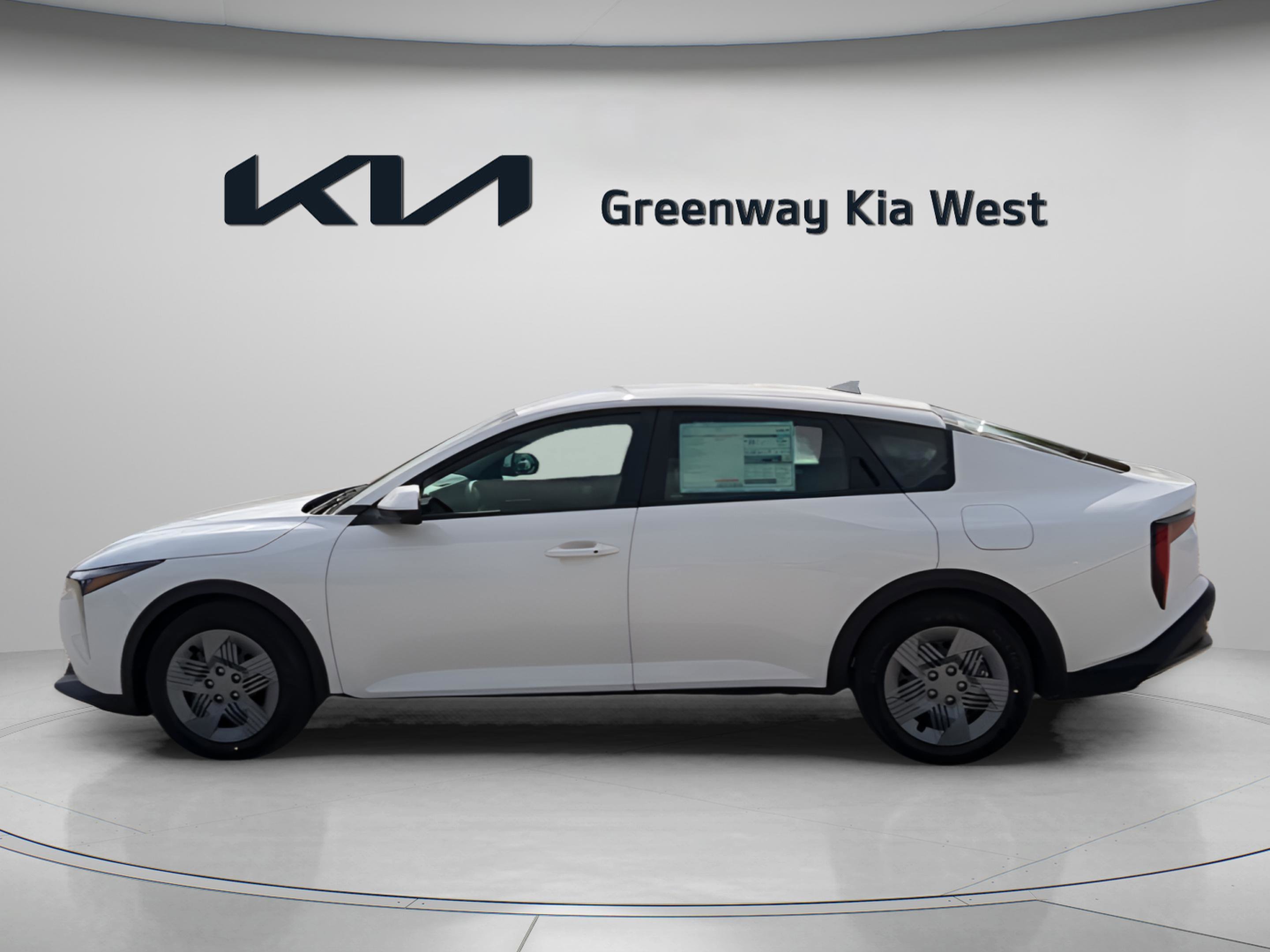 New 2026 Snow White Pearl Kia LX image 4