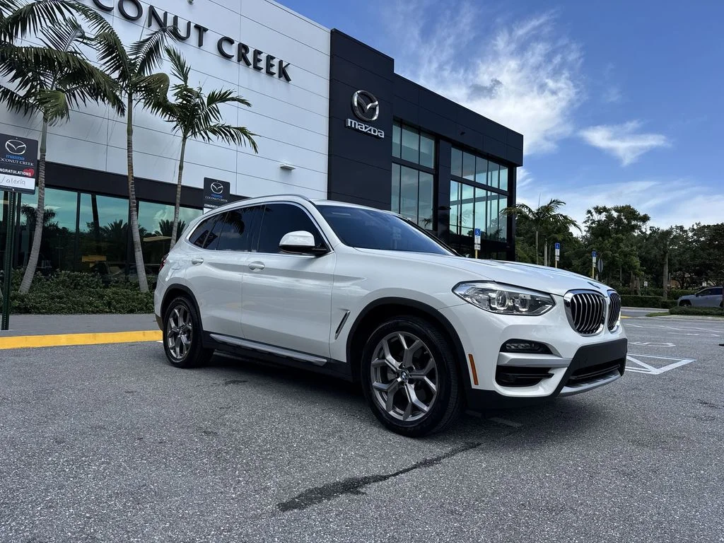 Used 2021 Alpine White BMW sDrive30i image 22