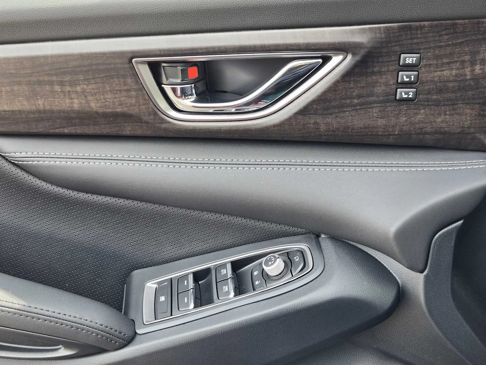 2026 Subaru Ascent Touring - Photo 18