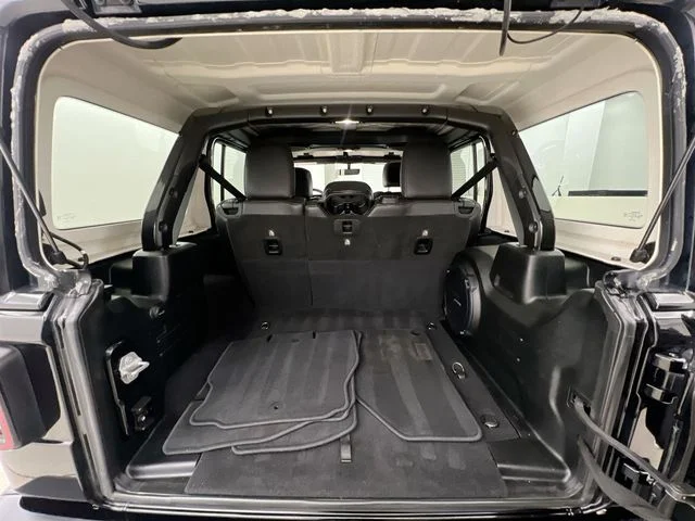 Used 2018 Black Jeep Unlimited Sahara image 37