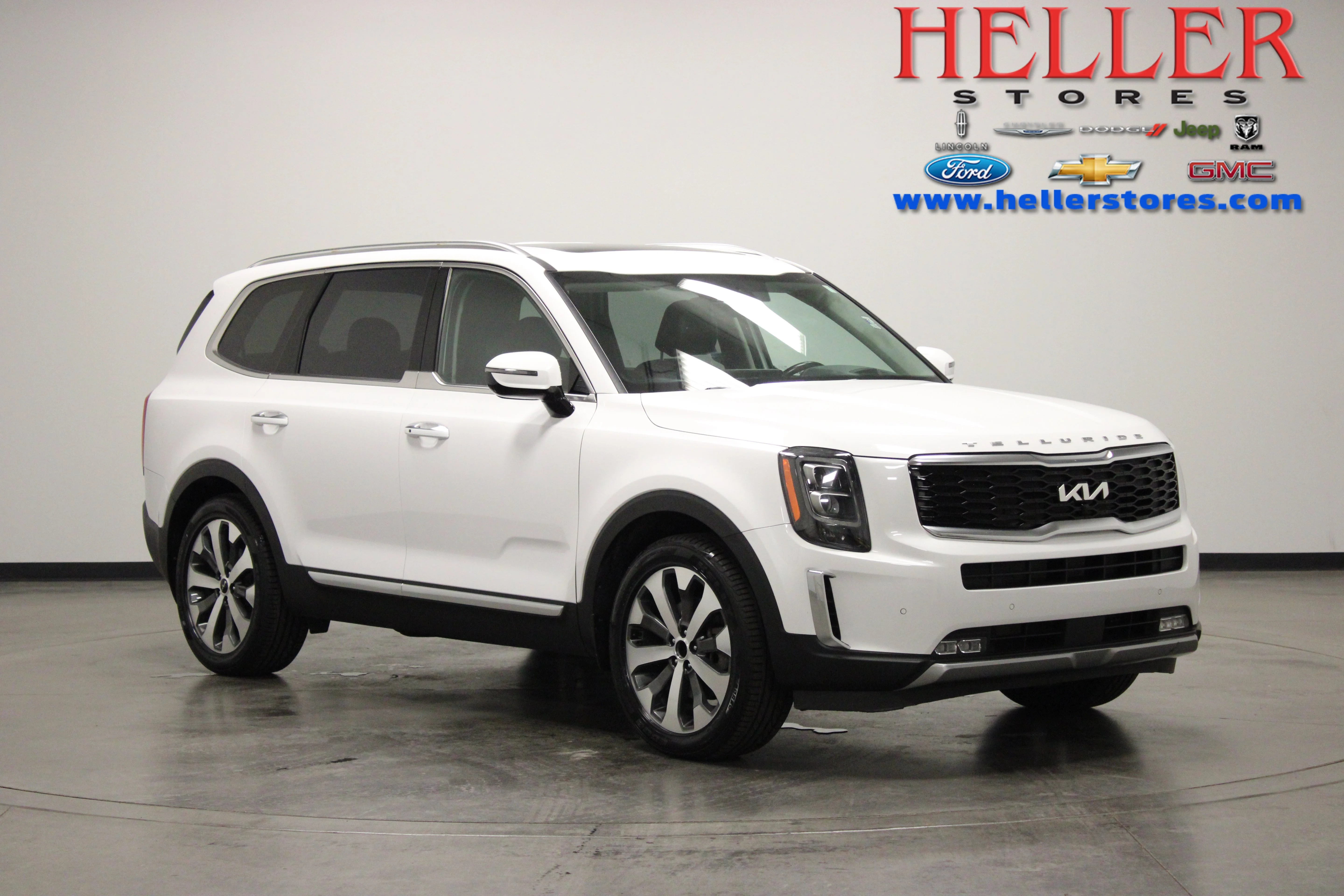 Used 2022 Glacial White Pearl Kia SX image 1