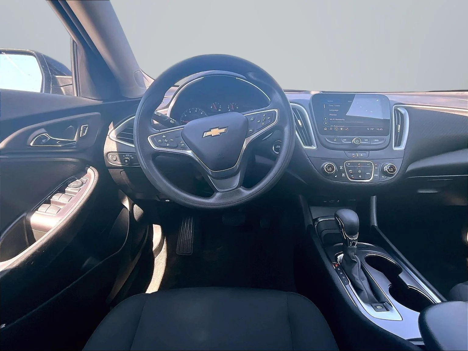 Used 2023 Gray Chevrolet LT image 6