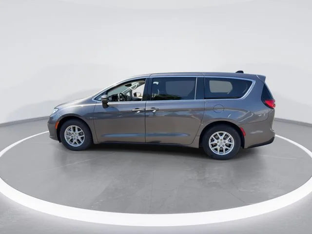 Used 2023 Gray Chrysler Touring L image 5