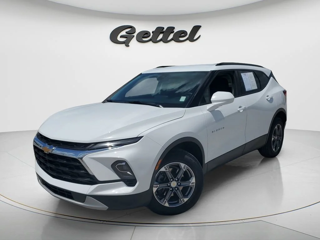 Used 2024 Summit White Chevrolet 2LT image 1