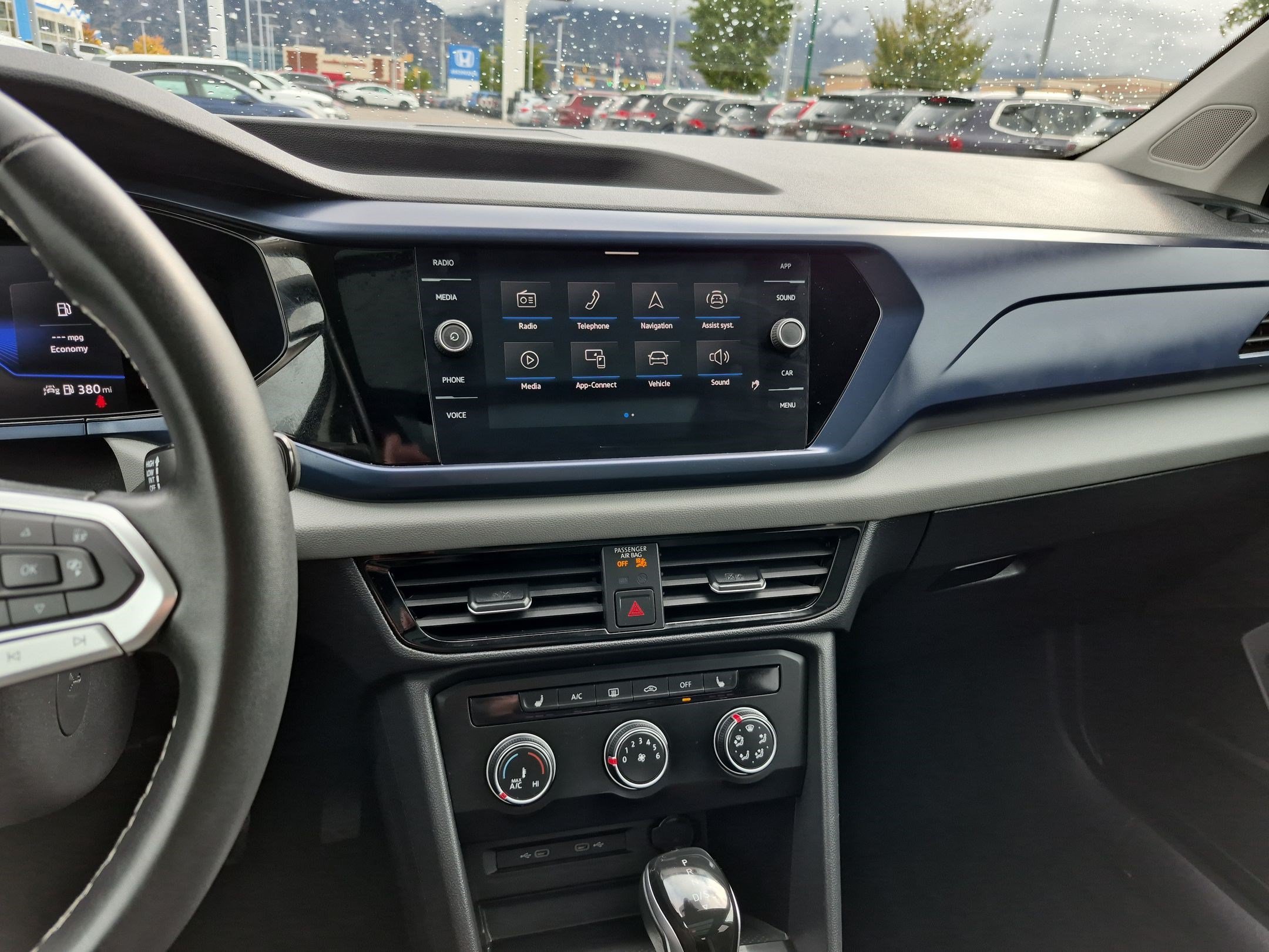 Used 2022 Deep Black Volkswagen SE image 26